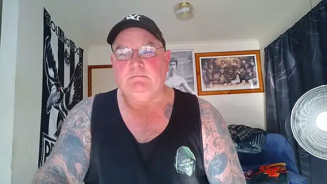 KINKYBLUEYES69 webcam