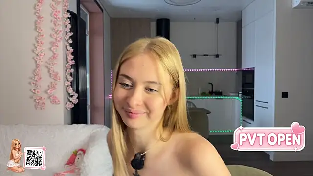blondieboom (F teen) - take off your panties in public
