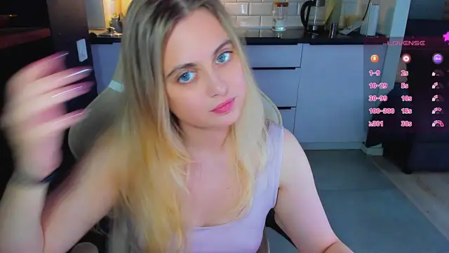 blonde_kellyy webcam