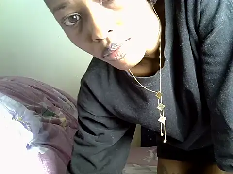 Prettybunnyy webcam
