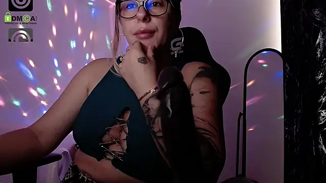SonyaDevon webcam