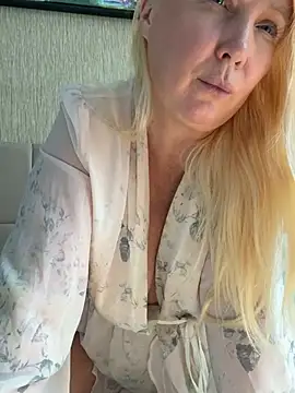 EmmaInLove23 webcam