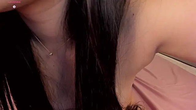 frozensakura live cam on StripChat