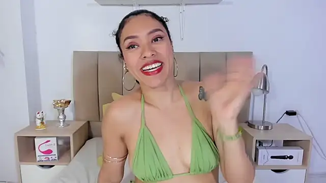 Zoe_Gruber webcam