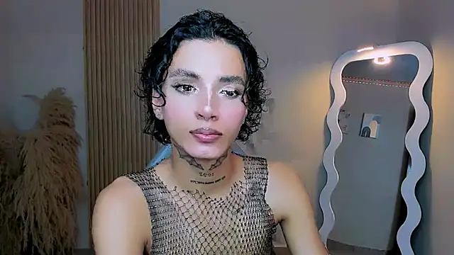 nilam_valker webcam