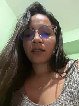LatinaHottt webcam