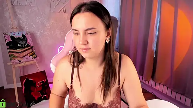 Nelie_Evans webcam