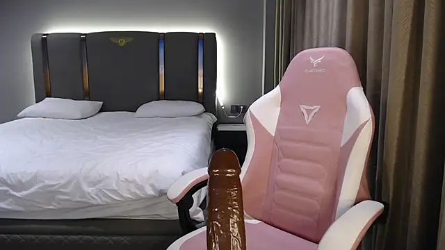 Kira_kirkros webcam