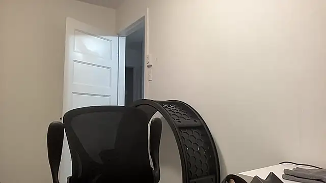 ThickDickMontreal webcam