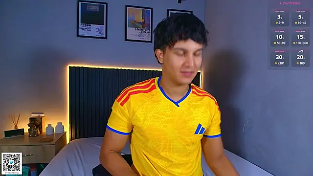 Leo_Savage_ webcam