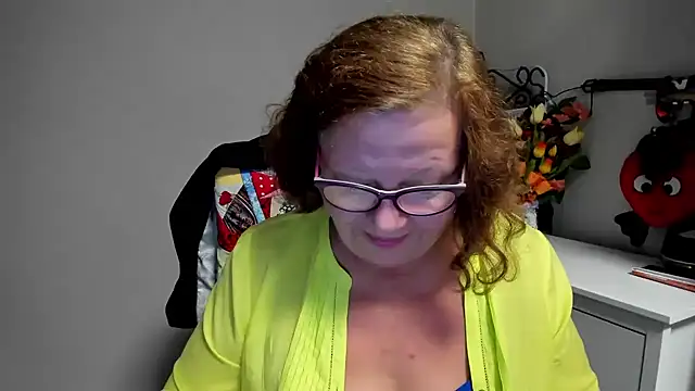Adelewildx live cam on StripChat