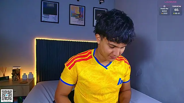 Leo_Savage_ webcam