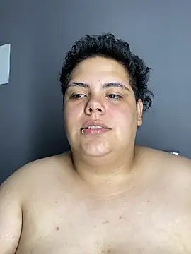 Hailey_Curvy webcam