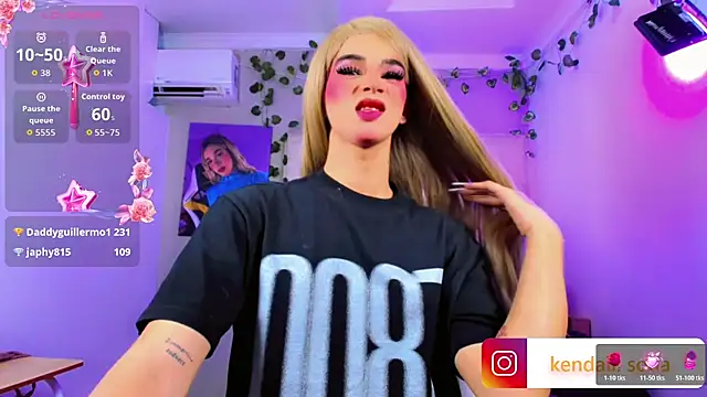 Sophiaa_doll_ webcam