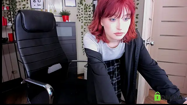 ElizaNik_ webcam