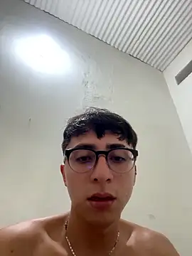 CamiRojas_boy webcam