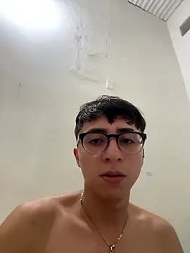 CamiRojas_boy webcam