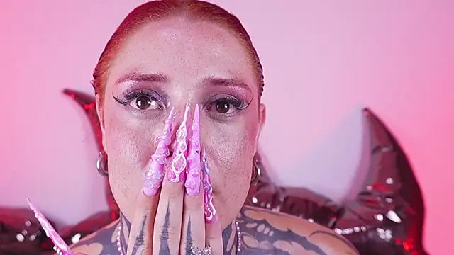 mystikdollx webcam