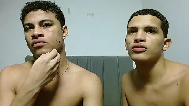 Jose_And_Daniel webcam