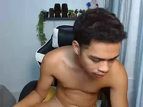 curlyasian_njxx webcam