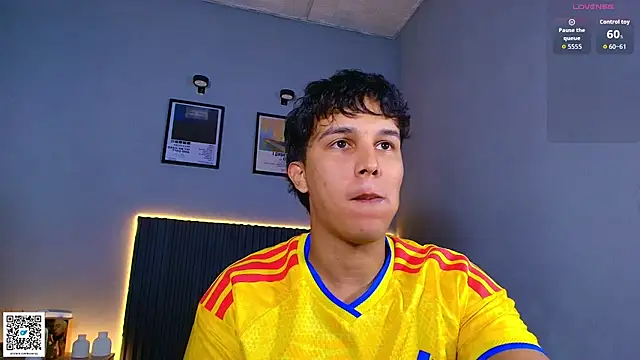 Leo_Savage_ webcam
