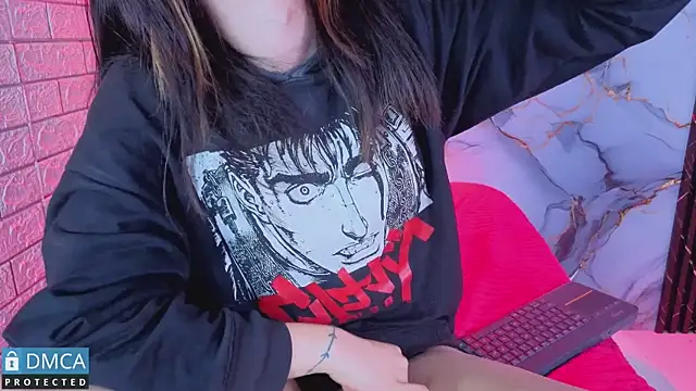 MaeveKuro webcam