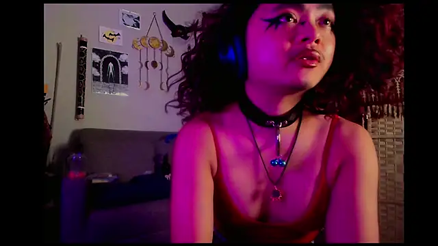 DemonessAzazel live cam on StripChat