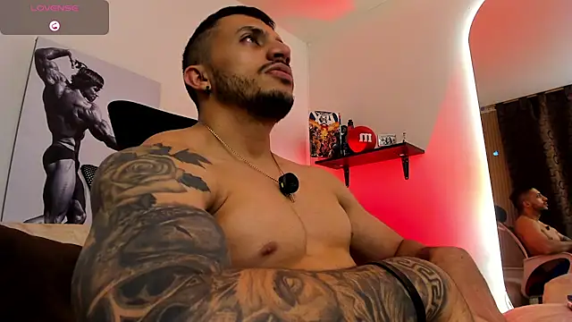 LiamReigns_ webcam
