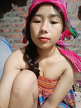 HeresThuy22 webcam