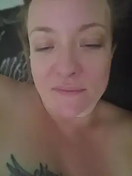 julimonroe webcam