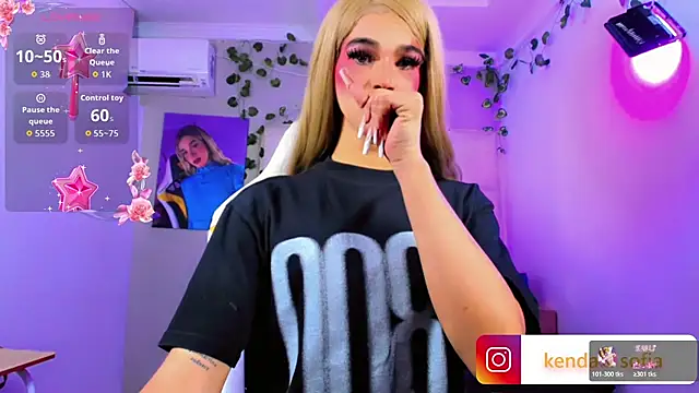 Sophiaa_doll_ webcam