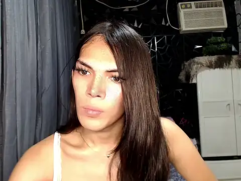 GORGEOUS_CARMEE webcam