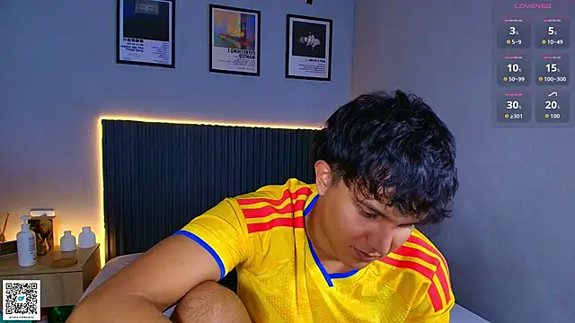 Leo_Savage_ webcam