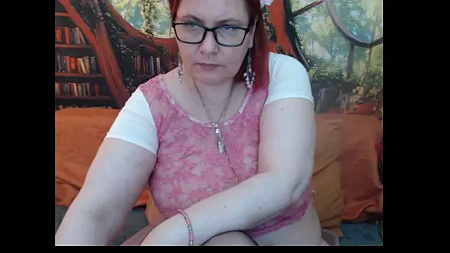 PlayfullMature webcam