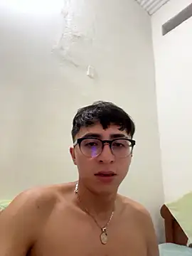 CamiRojas_boy webcam
