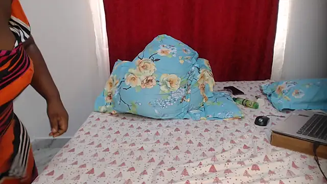 VelvetcocoaXX webcam
