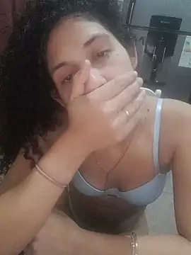 lunita2020 live cam on StripChat