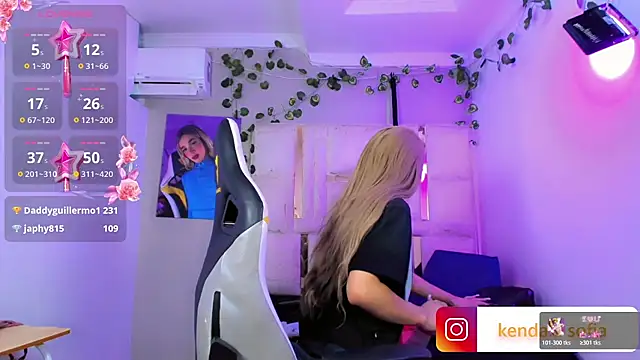 Sophiaa_doll_ webcam