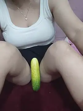 Evelyn_9 webcam