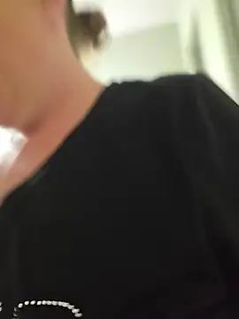 julimonroe webcam