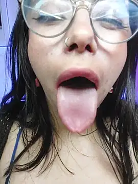 valentina_swallow webcam