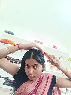 Poojaxx56 webcam