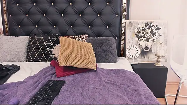 PreciousAillyn webcam