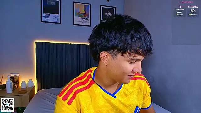 Leo_Savage_ webcam