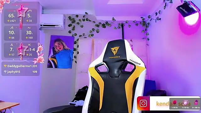 Sophiaa_doll_ webcam