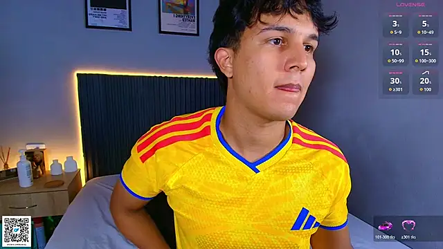 Leo_Savage_ webcam