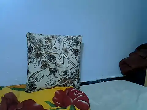 Lovelytriz_254 webcam