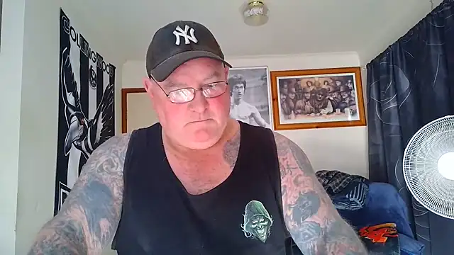 KINKYBLUEYES69 webcam