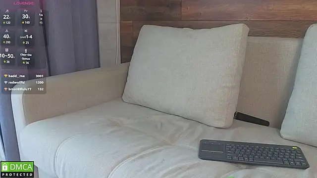 EmilieLong live cam on StripChat