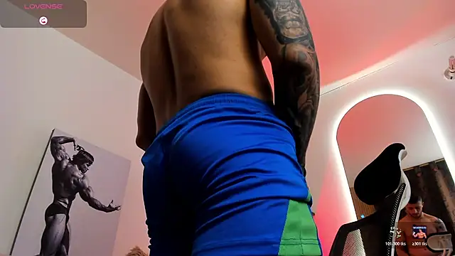 LiamReigns_ webcam